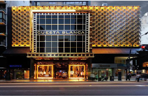 紫云门头设计与商业空间的纽带。